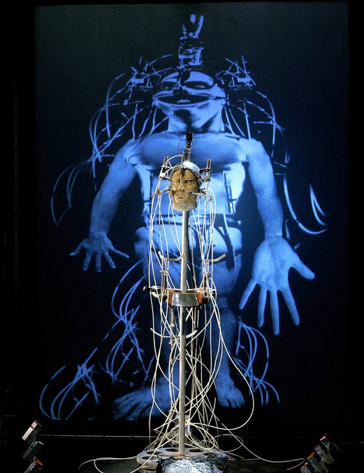Epizoo 1994. Interactive Performance. End. Author: Marcel·lí Antúnez Roca. Photo: Carles Rodriguez.